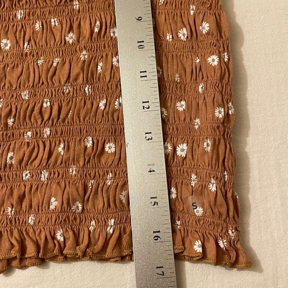 American Eagle Brown Daisy Floral Smocked Crop Top Small Sleeveless Ruffle Trim - Picture 7 of 7